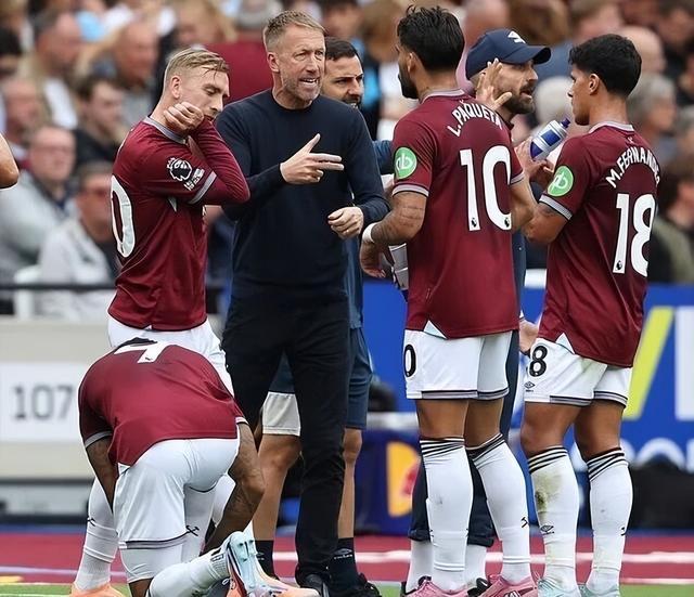 泪目，若塔遗孀被邀请到葡萄牙超级杯现场，全场球迷起立致意